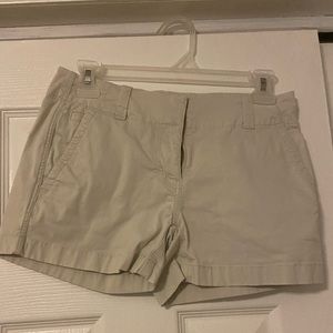 vineyard vines khaki shorts size 00 good condition